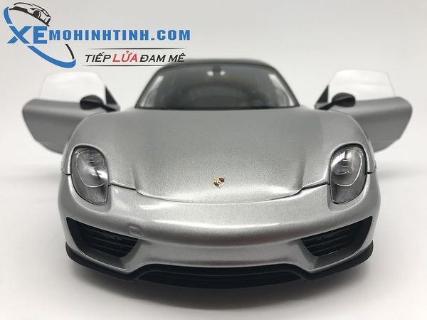 1/18 PORSCHE 918 SPYDER WEISSACH PACKAGE (GT SILBER METALLIC/SILVER METALLIC)