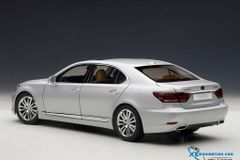 Xe Mô Hình Lexus LS600hl 1:18 Autoart ( Bạc )