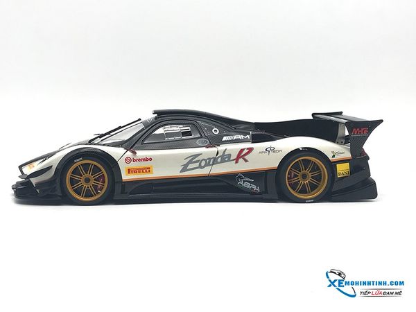 Pagani Zonda Revolucion Autoart 1:18 (Trắng)