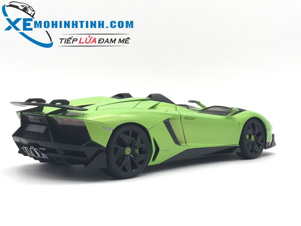 XE MÔ HÌNH LAMBORGHINI AVENTADOR J 1:18 AUTOART (XANH LÁ)