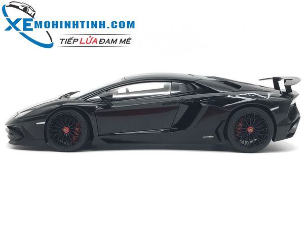 MH LAMBORGHINI AVENTADOR LP750-4 SV 1:18 (NERO ALDEBARAN:GLOSS BLACK)