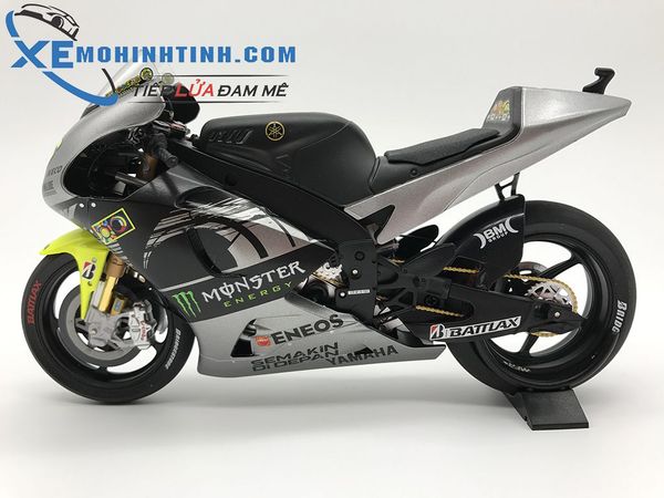 XE MÔ HÌNH YAMAHA YZR M1 VALENTINO ROSSI 46 TESTBIKE SEPANG FEBRUARY 2013 1:12 MINICHAMPS (XÁM)