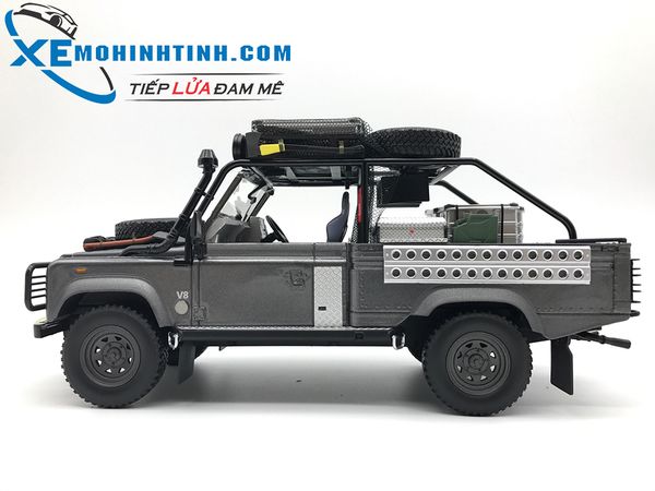 Land Rover Defender Movie Edition 1:18 Kyosho