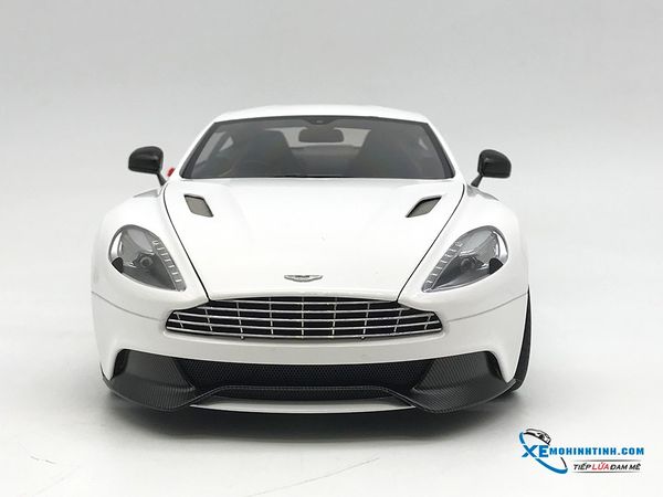 1/18 ASTON MARTIN VANQUISH (GLOSSY WHITE)