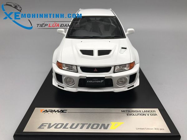 XE MÔ HÌNH Mitsubishi Lance Evolution V 1:18 TarmacWorks (TRẮNG)