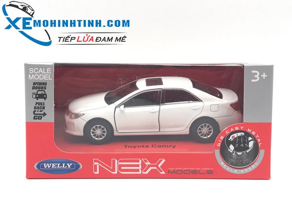 HỘP XE MÔ HÌNH Toyota Camry WELLY 1:36 (Trắng)