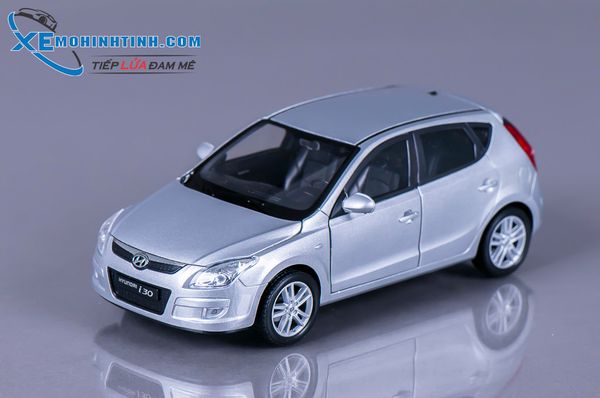 Xe Mô Hình Hyundai I30 1:24 Welly (Bạc)