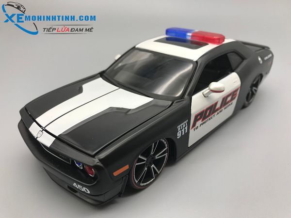 Xe Mô Hình Dodge Challenger Police 1:24 Maisto (Trắng)