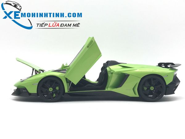 XE MÔ HÌNH LAMBORGHINI AVENTADOR J 1:18 AUTOART (XANH LÁ)