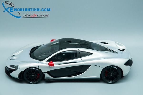 XE MÔ HÌNH McLAREN P1 1:18 AUTOART (BẠC ĐỎ)