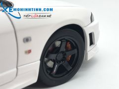 Nissan Skyline GT-R R-Tune (R33) Autoart 1:18 (Trắng)