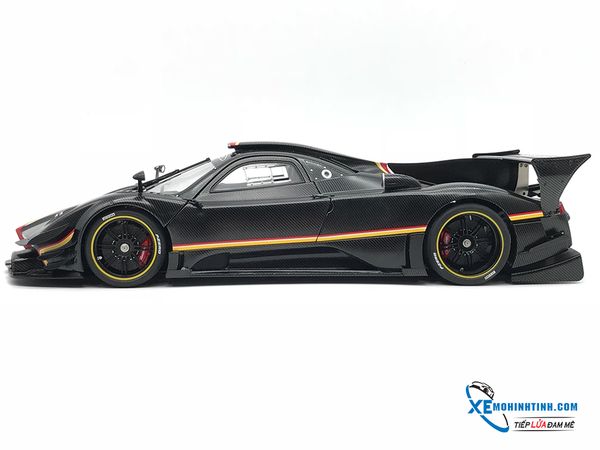 MH PAGANI ZONDA REVOLUCION 1:18 AUTOART (BLACK CARBON FIBER)