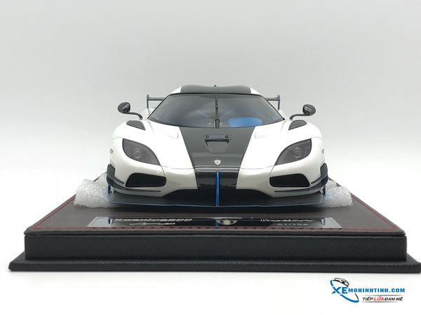 MH 1:18 FRONTIART KOENIGSEGG AGERA RS1 (TRẮNG)