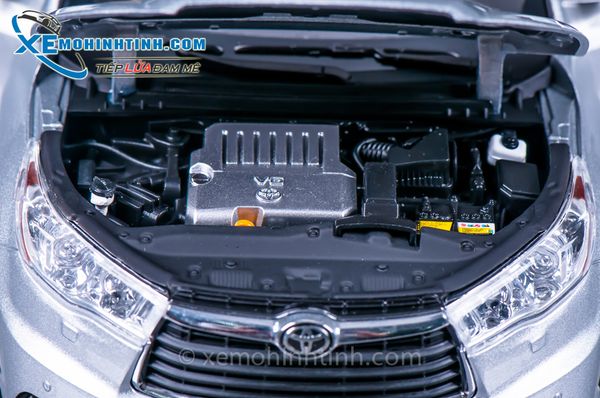 XE MÔ HÌNH TOYOTA HIGHLANDER 2015 1:18 PAUDI (BẠC)