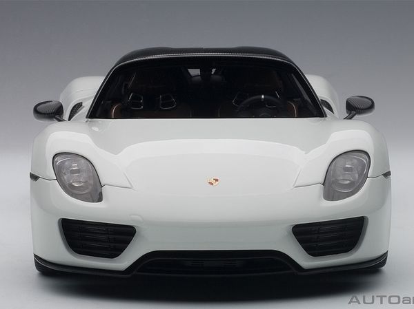 1:18 PORSCHE 918 SPYDER WEISSACH PACKAGE (GLOSSY WHITE)