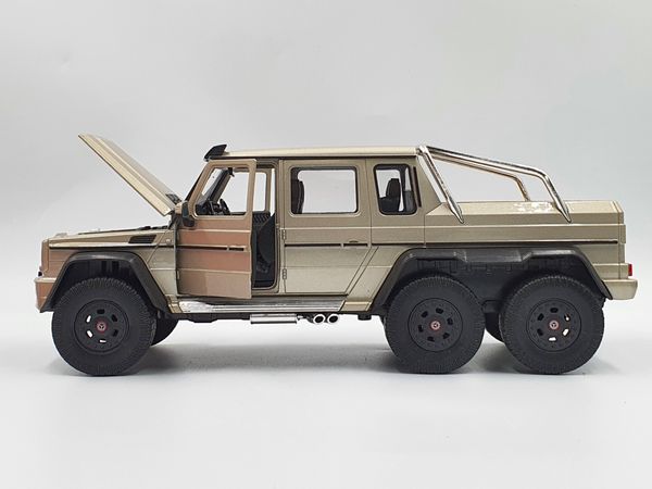 XE MÔ HÌNH MERCEDES BENZ G63 6X6 1:24 WELLY (GOLD)