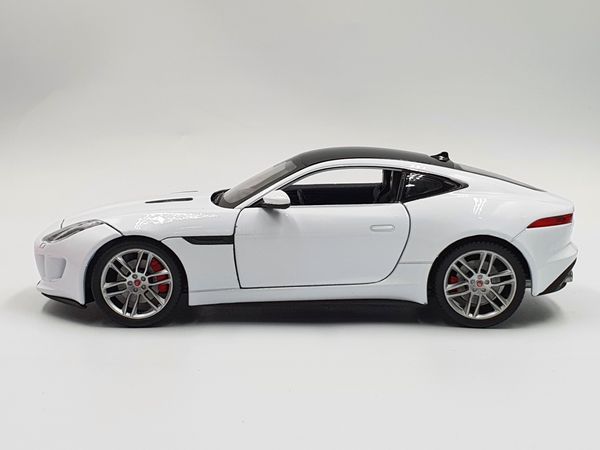 XE MÔ HÌNH JAGUAR F TYPE 1:24 WELLY (TRẮNG)