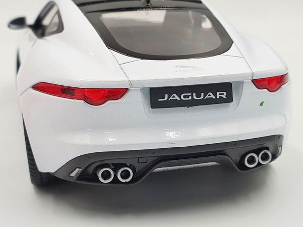 XE MÔ HÌNH JAGUAR F TYPE 1:24 WELLY (TRẮNG)