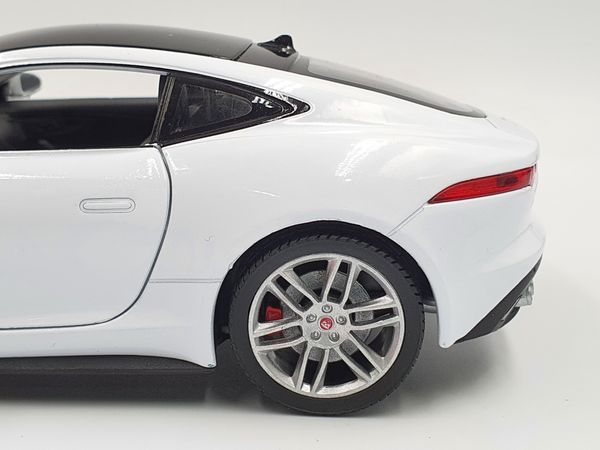 XE MÔ HÌNH JAGUAR F TYPE 1:24 WELLY (TRẮNG)