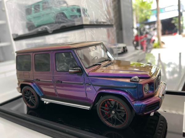 Xe Mô Hình Mercedes Benz G63 AMG 2019 Limited 66 1:18 Motorhelix ( Tím Biến Màu )