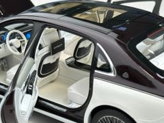 Xe Mô Hình Mercedes-Maybach S-Class 2021 1:18 Norev ( Trắng Mui Đen/ Mâm Vành )