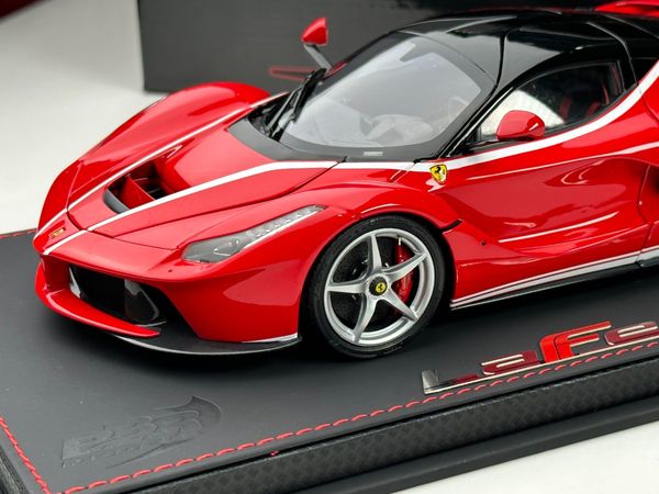 Ferrari LaFerrari Rosso Corsa 322 1:18 BBR (Đỏ Mui Đen Viền Trắng) Limited