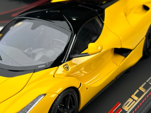 Xe Mô Hình Ferrari LaFerrari 1:18 BBR Models ( Vàng ) Limited