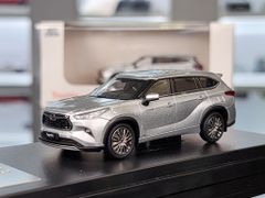 Xe Mô Hình Toyota Highlander 1:64 LCD ( Bạc )