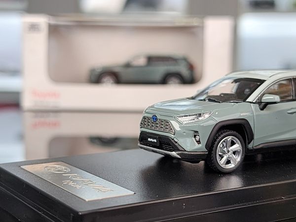 Xe Mô Hình Toyota RAV4 Hybrid 1:64 LCD ( Xám )