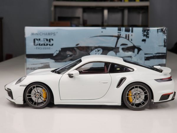Xe mô hình Porsche 911 (992) Turbo S Coupe Sport Design - 2021 1:18 Minichanmps (White Metallic)