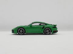 Xe Mô Hình Porsche 911 Turbo S Python Green LHD 1:64 ( Xanh Lá )