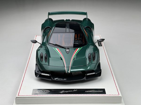 Xe mô hình Pagani Huayra BC 1:18 One Model ( Xanh Lá Carbon )