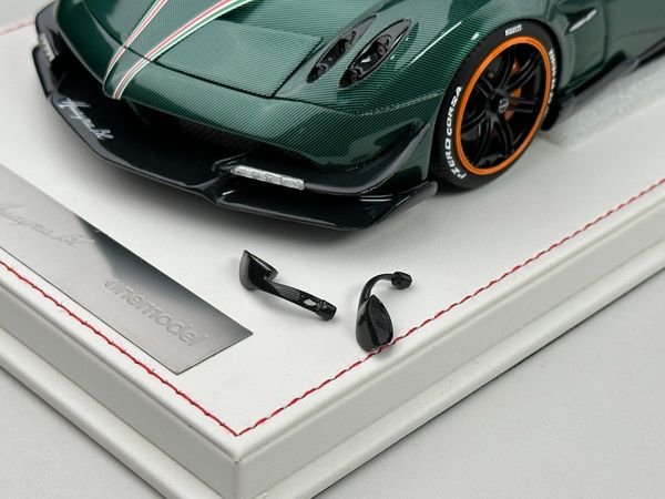 Xe mô hình Pagani Huayra BC 1:18 One Model ( Xanh Lá Carbon )