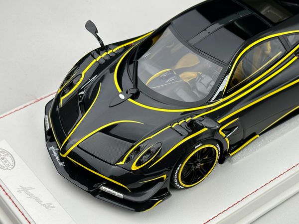 Xe mô hình Pagani Huayra BC 1:18 One Model ( Đen Viền Vàng )