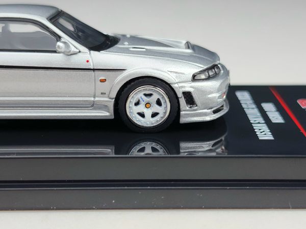 Xe mô hình Nissan Skyline GT-R (R33) Nismo 400R 1:64 Inno (Silver)