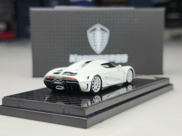 Xe Mô Hình Koenigsegg Regera 1:64 FrontiArt ( Pearl White )