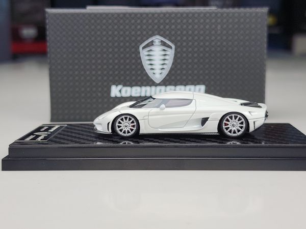 Xe Mô Hình Koenigsegg Regera 1:64 FrontiArt ( Pearl White )