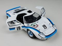 Xe mô hình Ford GT40 MK1 1:18 Solido (Trắng Viền Xanh)