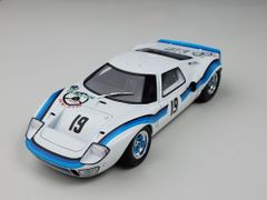 Xe mô hình Ford GT40 MK1 1:18 Solido (Trắng Viền Xanh)