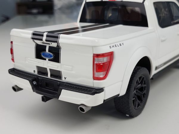 Xe mô hình Ford Shelby F-150 1:18 GTSpirit (Trắng)