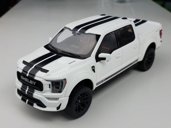 Xe mô hình Ford Shelby F-150 1:18 GTSpirit (Trắng)