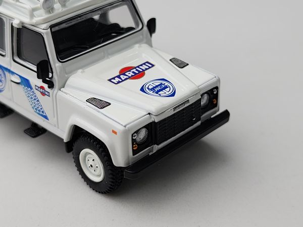 Xe Mô Hình Land Rover Defender 110 1:64 MiNiGT ( Trắng Martini )