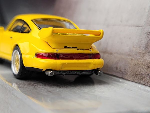 Xe Mô Hình Porsche 911 RSR 1:64 Tarmac Works ( Vàng )