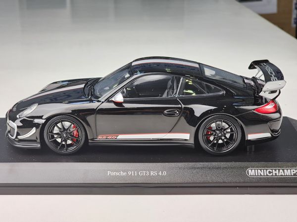 Xe Mô Hình Porsche 911 GT3 RS 4.0 2011 1:18 Mini Champs ( Đen )