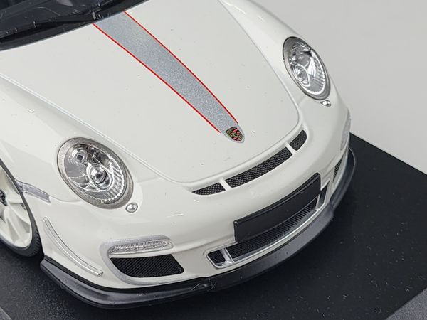 Xe Mô Hình Porsche 911 GT3 RS 4.0 2011 1:18 Mini Champs ( Trắng )