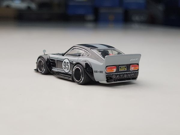 Xe Mô Hình Datsun 510 Pro Street HKS V1 1:64 Kaido x MiniGT