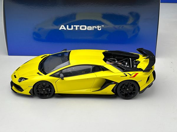 Xe Mô Hình Lamborghini Aventador SVJ 1:18 AUTOart ( Vàng )