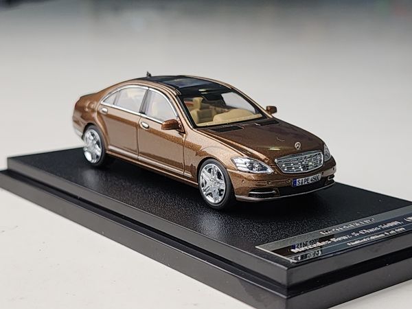 Xe Mô Hình Mercedes-Benz S-Class S600L(W221) 1:64 MOTORHELIX ( English Brow )