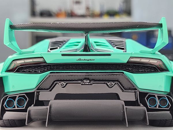 Xe Mô Hình Lamborghini Hurance 1:18 Ivy Model ( Tiffany Blue )