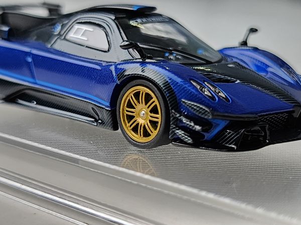 Xe mô hình Pagani Zonda Revulucion 1:64 CM Model (Xanh Cacbon)